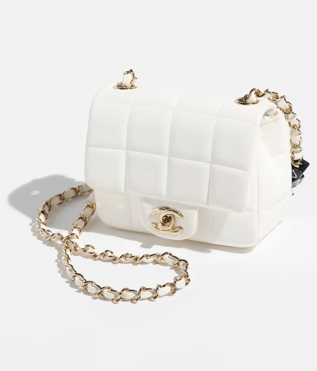 Chanel Small Hobo Bag in Ecru Lambskin & Shiny Light Gold Metal — UFO No  More