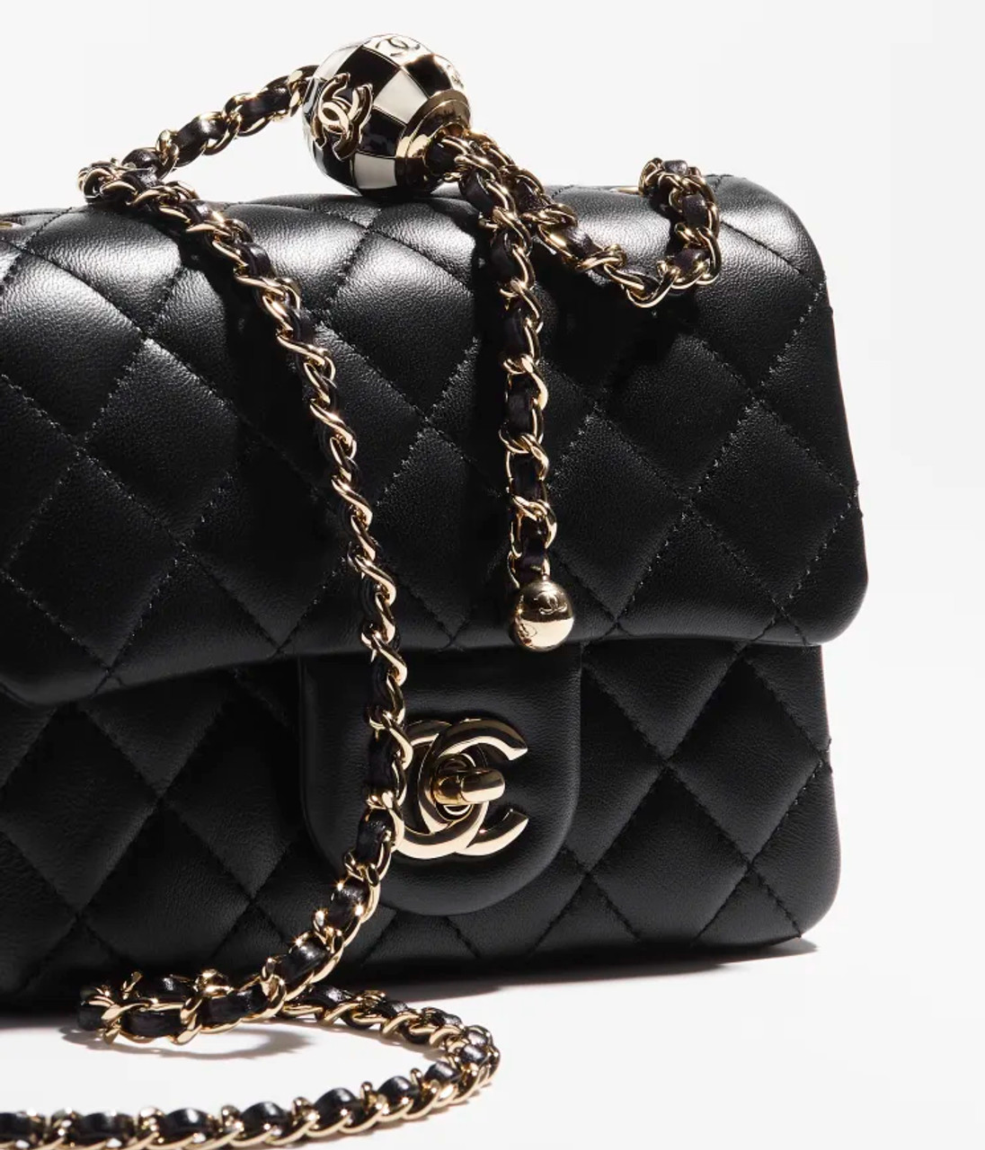 chanel black quilted lambskin handbag