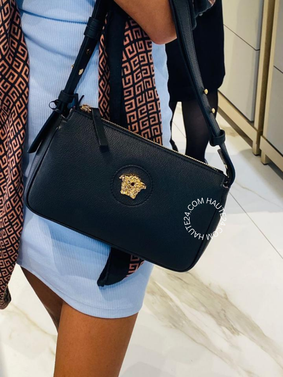 VERSACE La Medusa Shoulder Bag VERSACE La Medusa Shoulder Bag