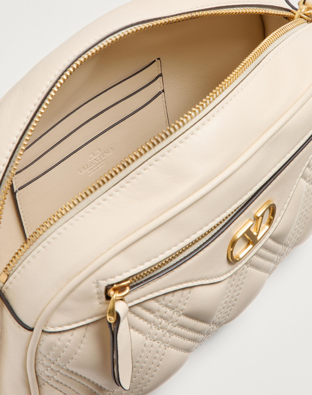 VALENTINO Garavani Quiltie 67 Medium Shoulder Bag In Quilted