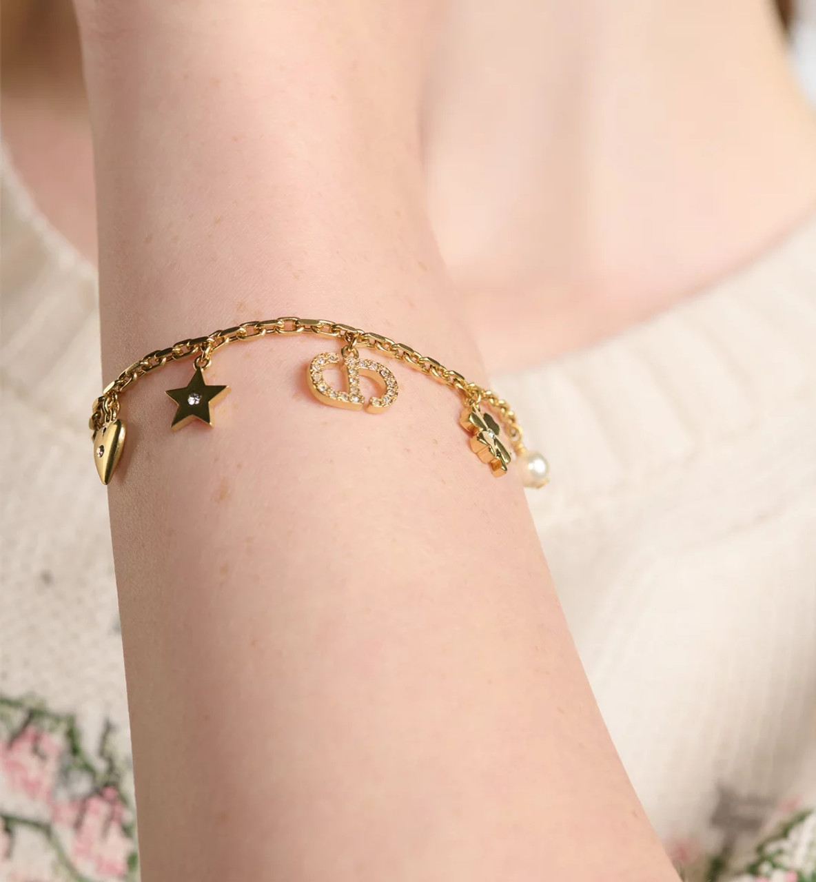 願いを込めて|Lucky Charm Charm Bracelet【Dior|海外限定】 DIOR Lucky Charms Small CD Bracelet
