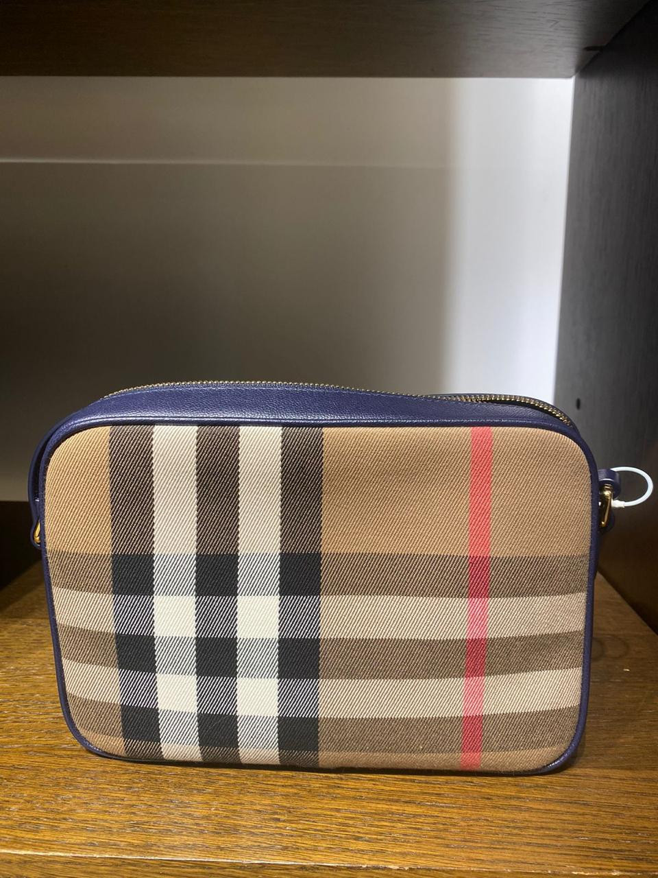 VIP SALE☆BURBERRY カメラバッグ☆LL LG CAMERA MX GBH BURBERRY Lg Camera Mx Shoulder Bag