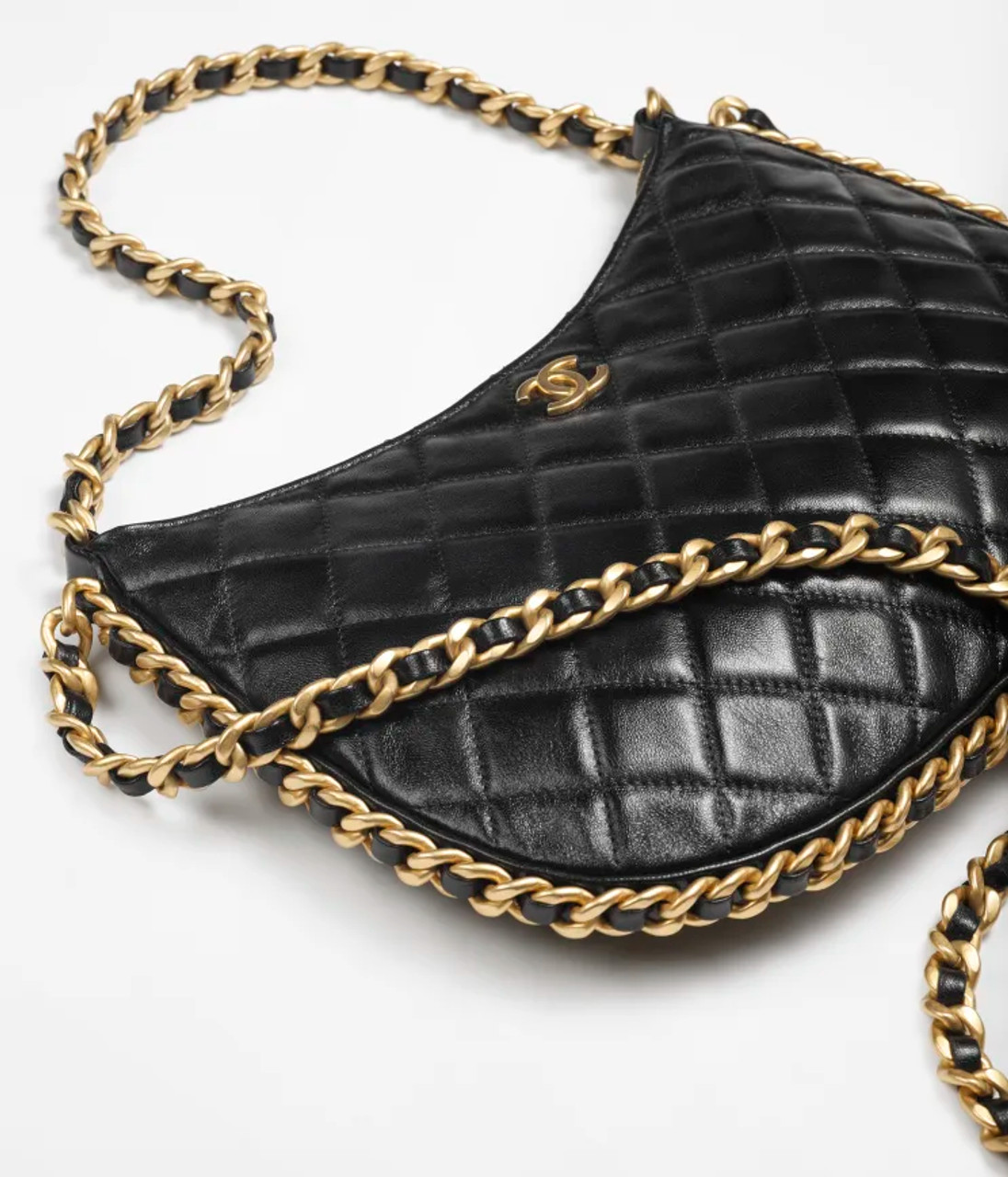 Hobo handbag, Shiny crumpled calfskin & gold-tone metal, red — Fashion |  CHANEL