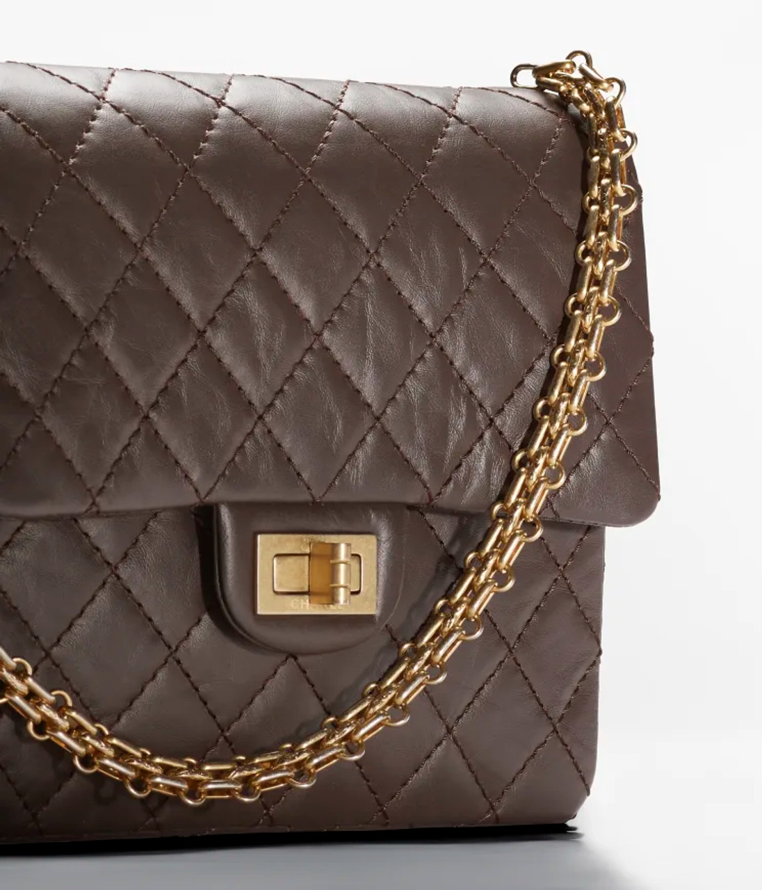 Elegant Chanel 2.55 Handbag