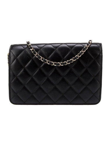 CHANEL Pearl Wallet On Chain (Certified Pre Owned)
