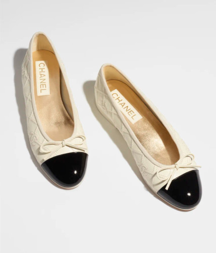 CHANEL Ballerinas Lamb & patent calf Ivory & black Shoes