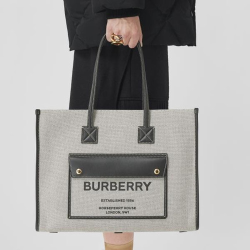 BURBERRY Pocket Dtl Tote