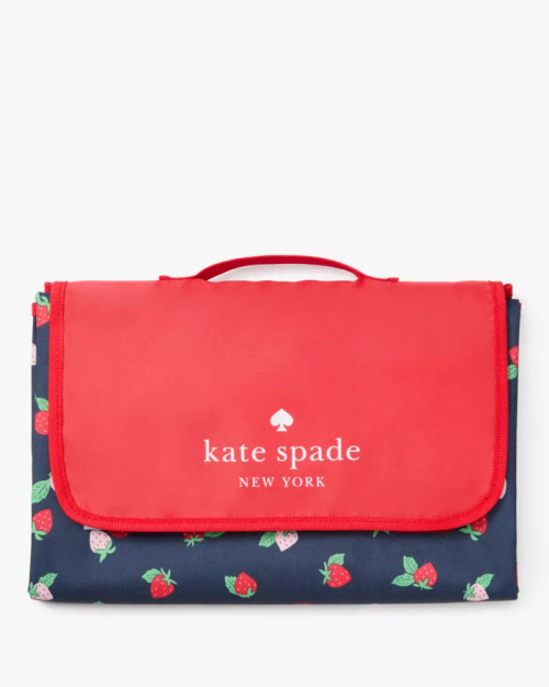 KATE SPADE Strawberry Toss Packable Picnic Blanket (@Delhi Studio)