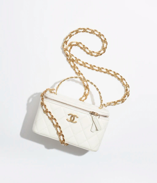 CHANEL Pouch With Chain