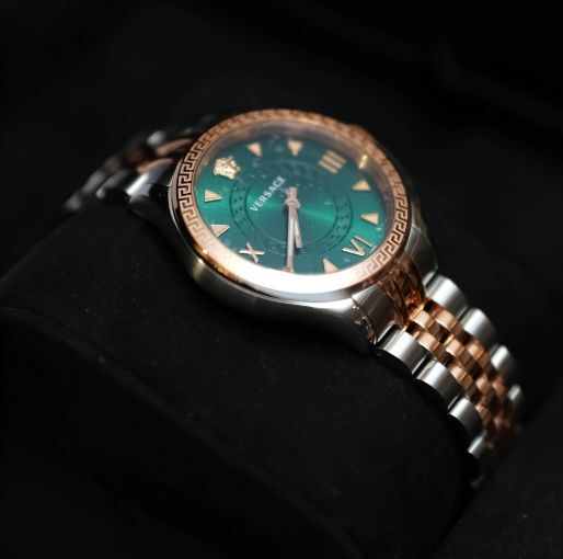 Immerse yourself in Replica Handbag Shop
's collection of authentic Swiss watches, featuring excellent high-quality precision timepieces from iconic brands for timeless elegance and unmatched craftsmanship.