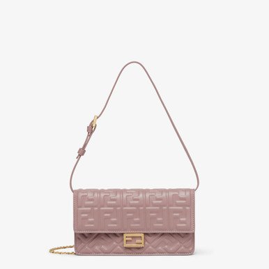 【FENDI】BAGUETTE CONTINENTAL WALLET ON CHAIN Baguette Continental Wallet With Chain Leather Black | Fendi