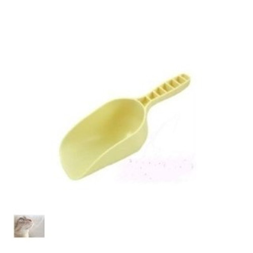 A good quality cat and dog food scoop. Capable of scooping two average scoops of food in one go.