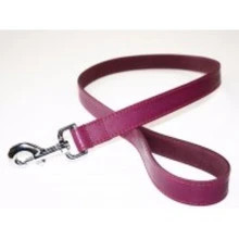 Upgrade your walks with this plain Boysenberry leather dog lead. High-quality craft meets rich colour. Order today for a sturdy, elegant grip.