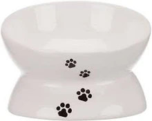 Treat your furry friend to the Trixie raised ergonomic cat bowl. With a cute pawprint design, it ensures easy eating for cats and toy dogs alike.
