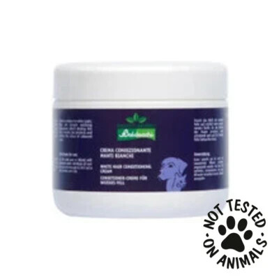 Acts as a powerful detangler loosening knots
Whilst nourishing fur