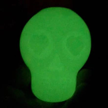 Keep your dog entertained with the SodaPups Glow in the Dark Skull. This durable chew toy hides treats for extra fun. Buy now for a happy pup!