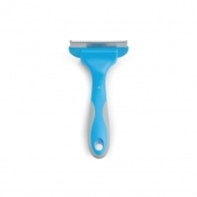 Stop shedding in its tracks. The Ancol Ergo Shedmaster Small makes grooming easy and quick. Buy yours today to keep pet hair off your floors.
