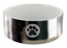 The Trixie Silver Mirror Finish Ceramic Dog Bowl blends style and function. It is durable and safe for your pet. Get this elegant feeding bowl at a great price.