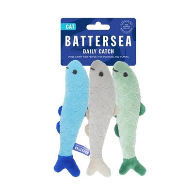 Give your cat a safe outlet for hunting instincts with the Battersea Daily Catch Set of 3 Catnip Fish. Order a fun toy trio for lively play now.