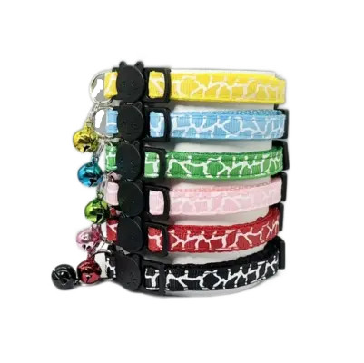 Colourful giraffe print pattern
Each collar features safety buckle and bell.