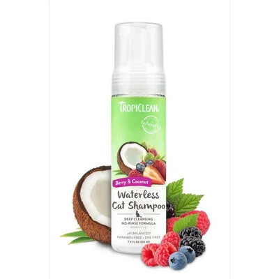 Discover hassle-free grooming with TropiClean Waterless Cat Shampoo. Clean, moisturize, and pamper your cat without the fuss of traditional baths.