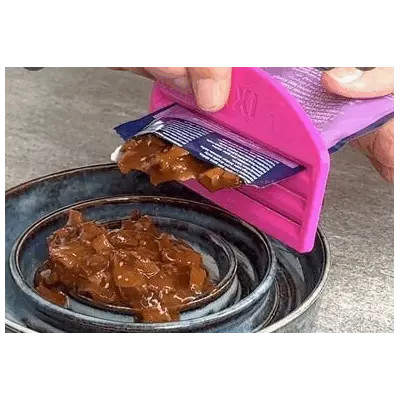 A great addition to any pet food kit
Maximizes extraction of food from pet pouches