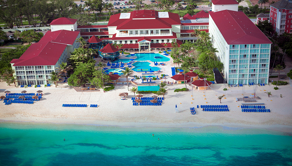 Adults only Breezes Bahamas Nassau day pass with Resort for a Day, including all-inclusive breakfast, buffet lunch, pool grill meals, unlimited tropical cocktails, and non-alcoholic drinks for cruise passengers