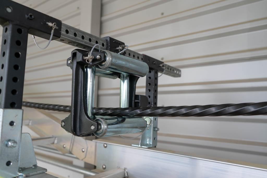 SOUTHWIRE Extended Outside Vertical Riser and Straight Section Roller  w/ 48" Crossbar and Clamps
