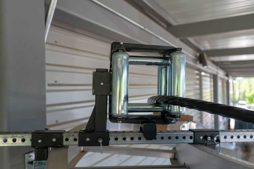 SOUTHWIRE Extended Outside Vertical Riser and Straight Section Roller  w/ 48" Crossbar and Clamps