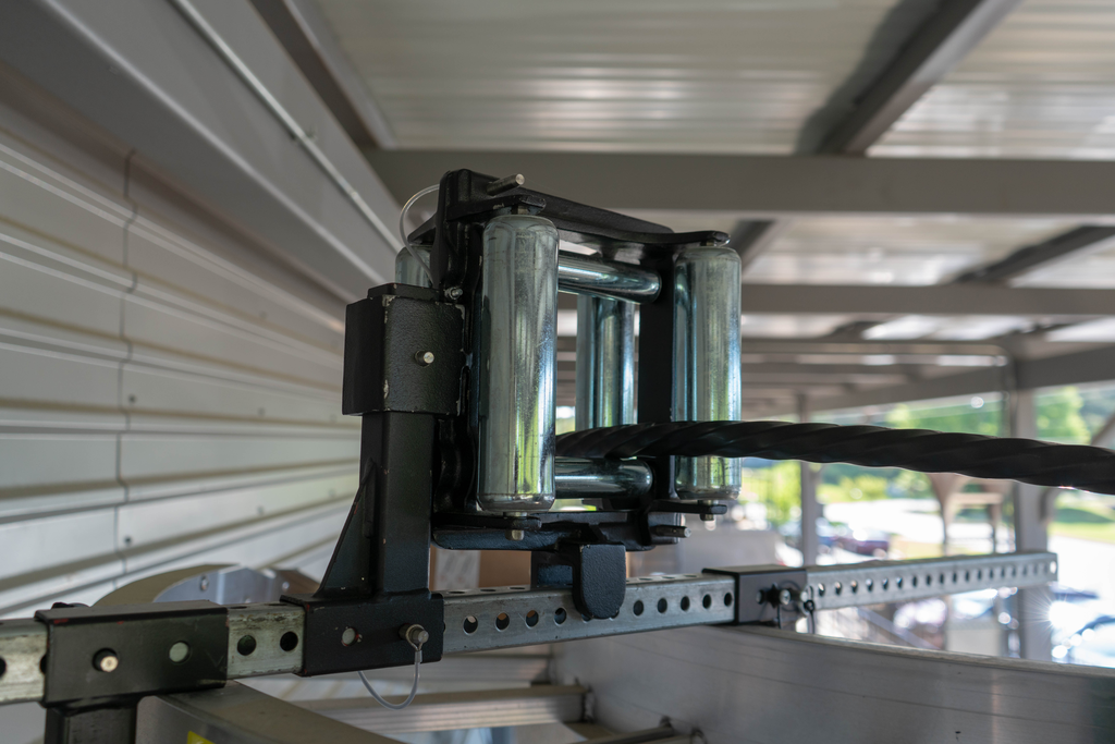 SOUTHWIRE Extended Outside Vertical Riser and Straight Section Roller  w/ 48" Crossbar and Clamps