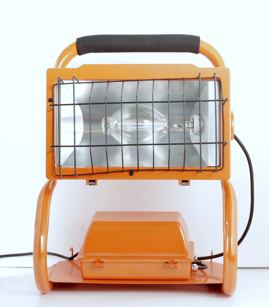 SOUTHWIRE 500 Watt Halogen Swing Arm Work Light
Contractor Grade 1/BX