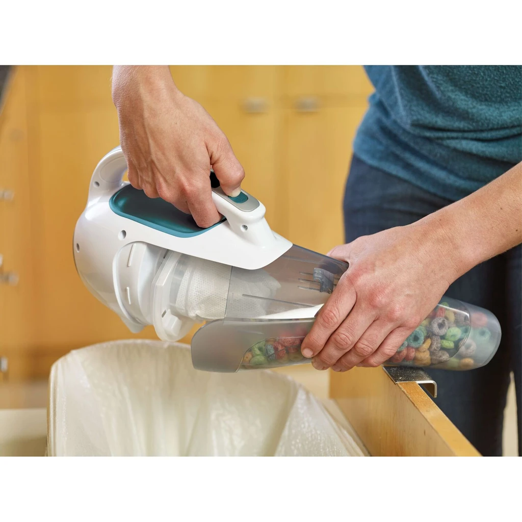 BLACK+DECKER Lithium Hand Vac (3 x 1.5AH)