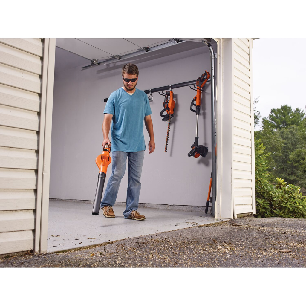 BLACK+DECKER 20v Power Command Sweeper