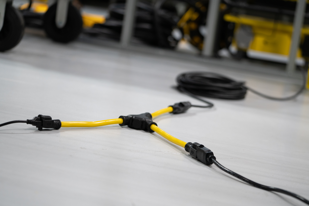 Southwire GENCORD, 12/3 STW 2' 5-15P/5-15R(2)  12/BX