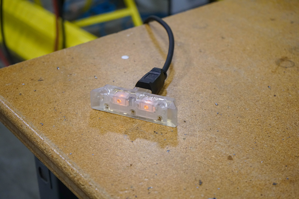 Woods ADAPTER, TRADESMAN CLEAR LIGHTED TRIPLE OUTLET 4/BX