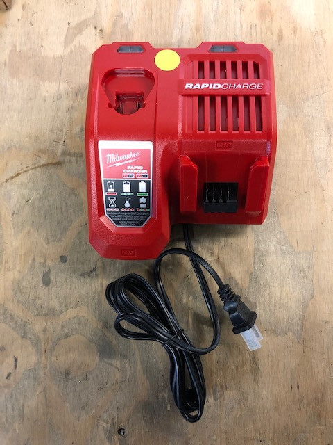 Milwaukee M18 & M12 RAPID CHARGER