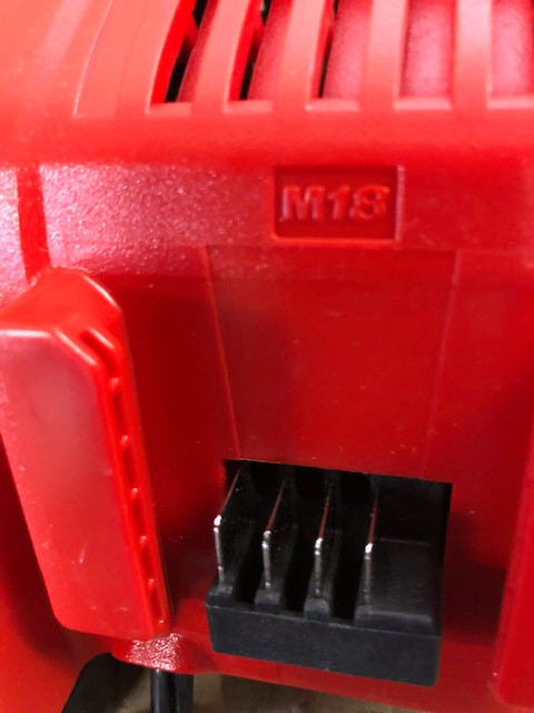 Milwaukee M18 & M12 RAPID CHARGER