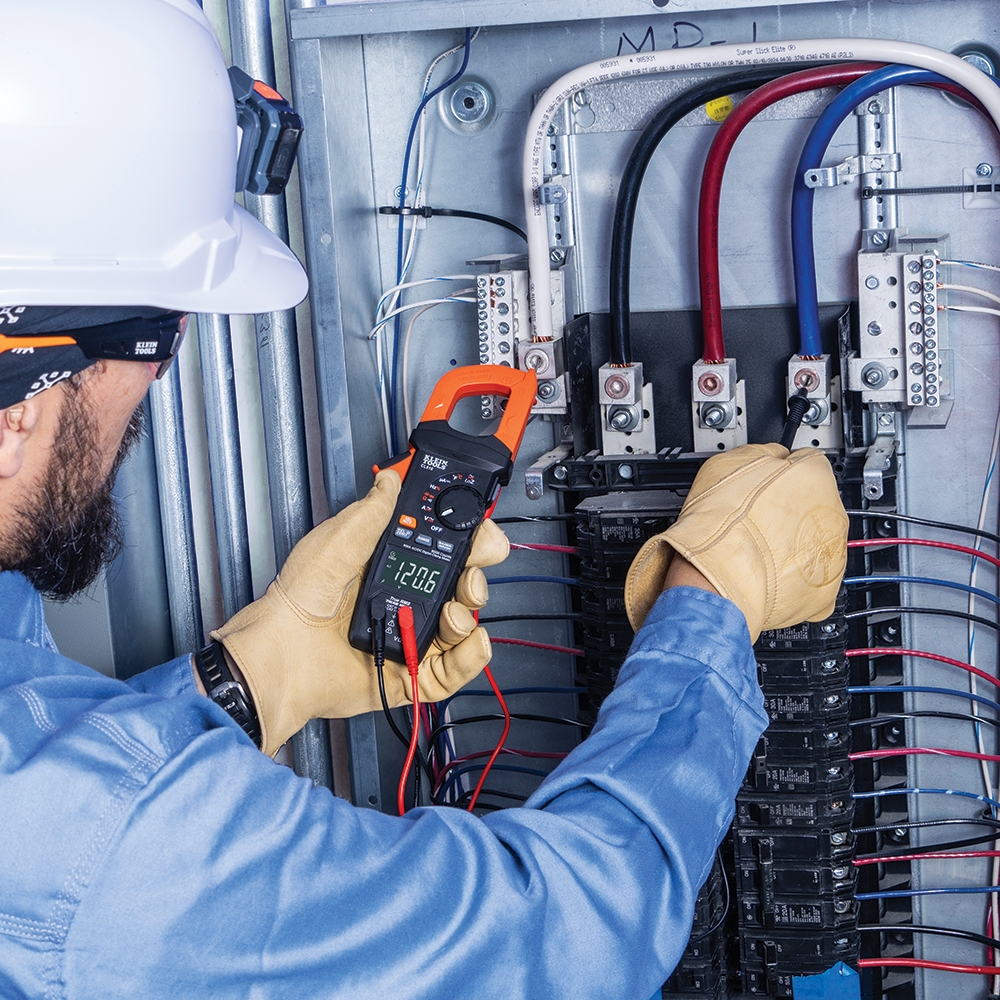 600A AC/DC Auto-Ranging Digital Pro Clamp Meter with Worklight
