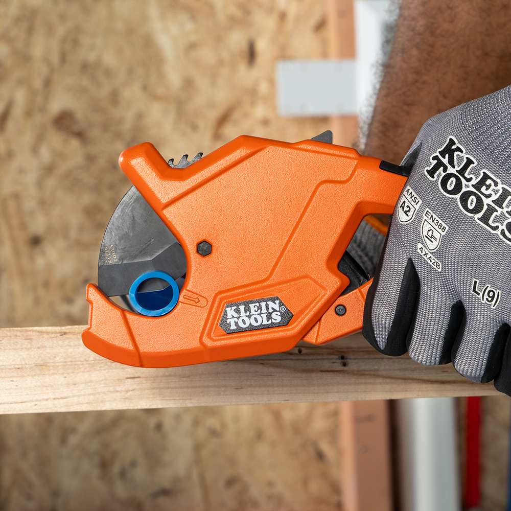 1-1/4-Inch Precision Ratcheting PVC Pipe Cutter