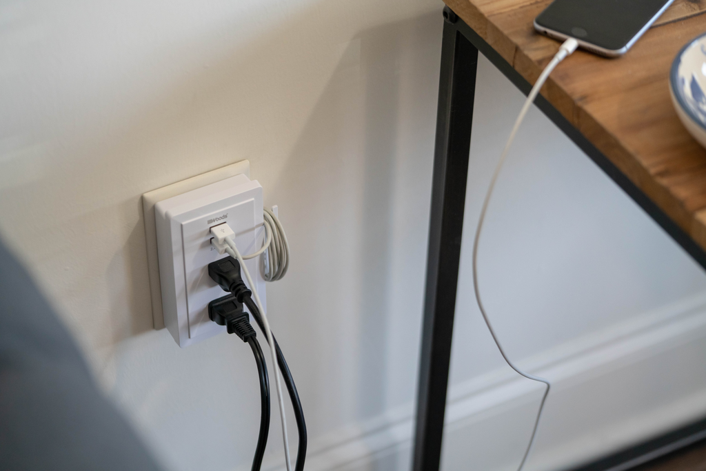 Woods WALL TAP, USB TAP 2OUT/2USB 2.4A 6/BX