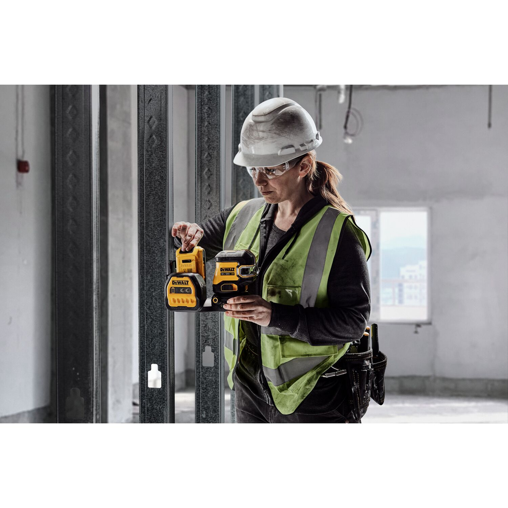 DEWALT CROSS LINE 2 SPOT COMBO BAR TOOL