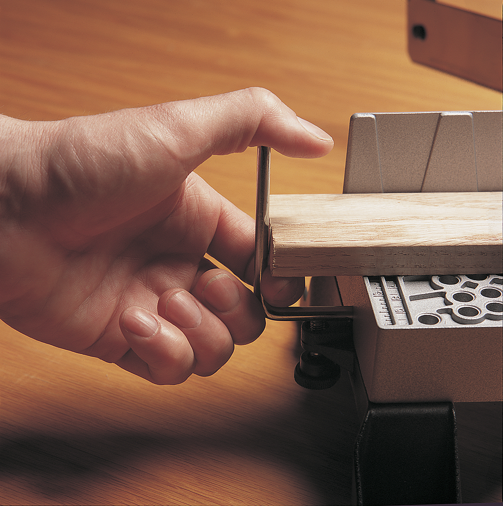STANLEY®  ADJUSTABLE ANGLE CLAMPING MITRE BOX 22"