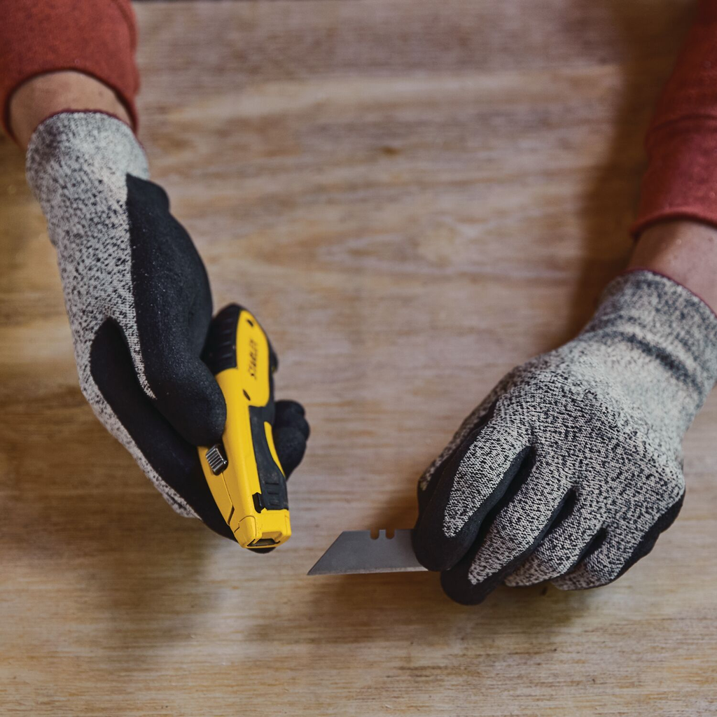 RETRACTABLE UTILITY KNIFE (P/N STHT10479)