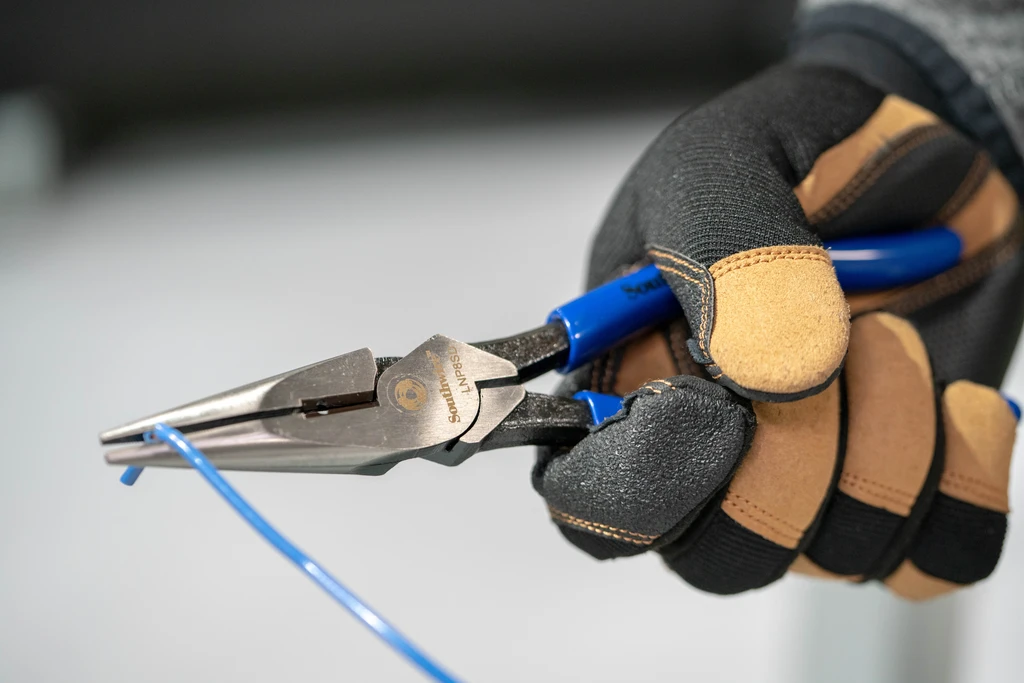 SOUTHWIRE PLIERS, 8IN HD LONGNSE SIDE CUT STRP DIP