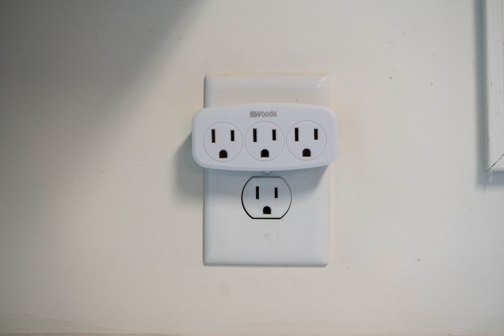 Woods WALL TAP, 3 OUTLET GROUNDED 12/BX