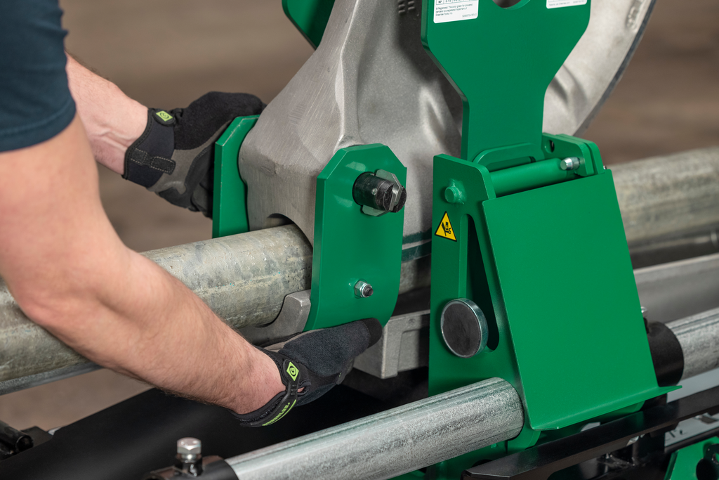 GREENLEE 881 Cam-Track(R) Bender for 2-1/2", 3", and 4"with 980 Hydraulic Pump and Mobile Bending Table