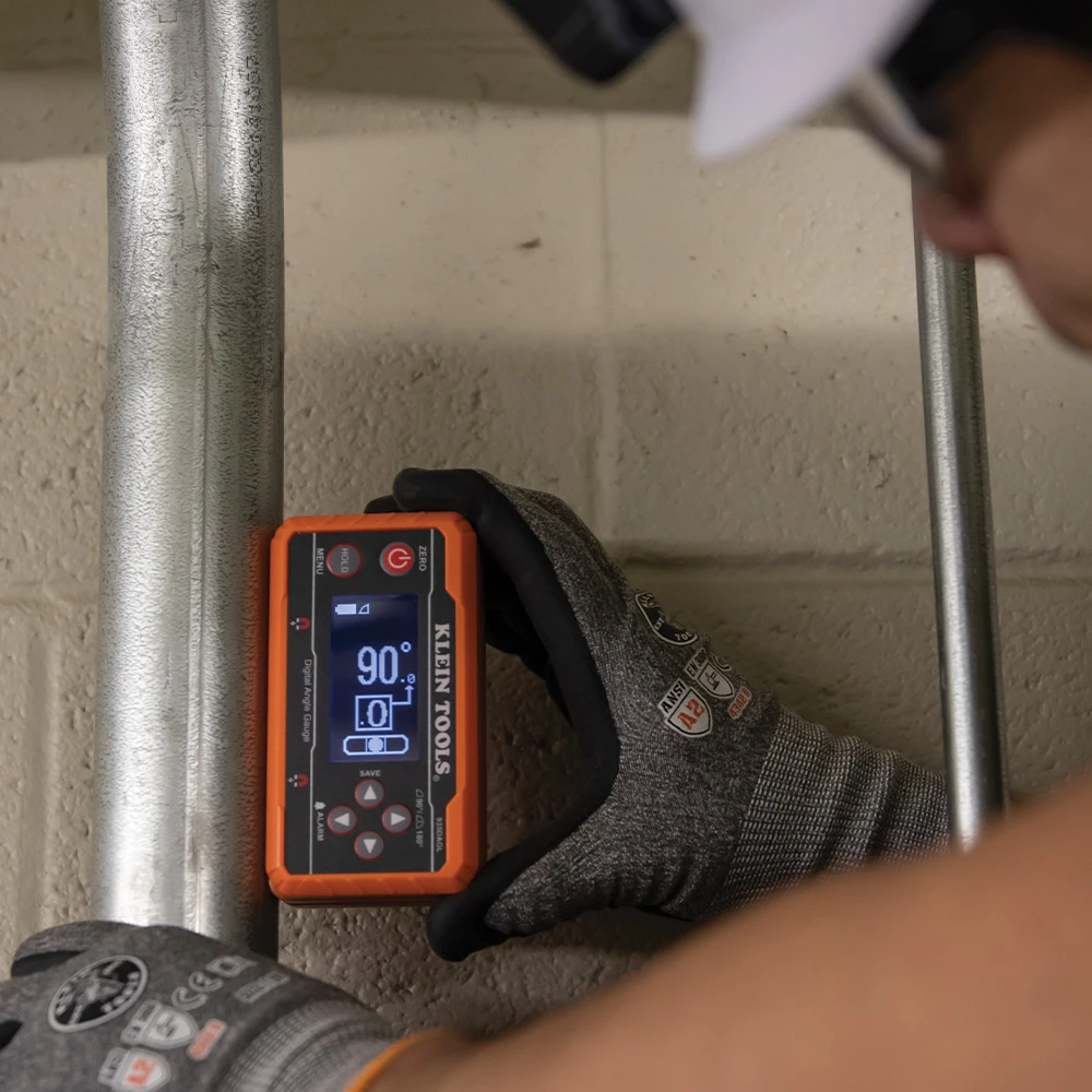 Digital Level with Programmable Angles