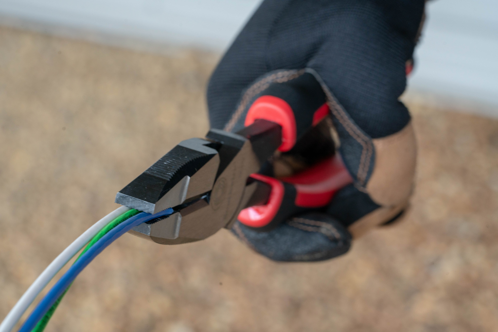 SOUTHWIRE SCP9, 9 IN SIDE CUT PLIERS-NEW GRIP