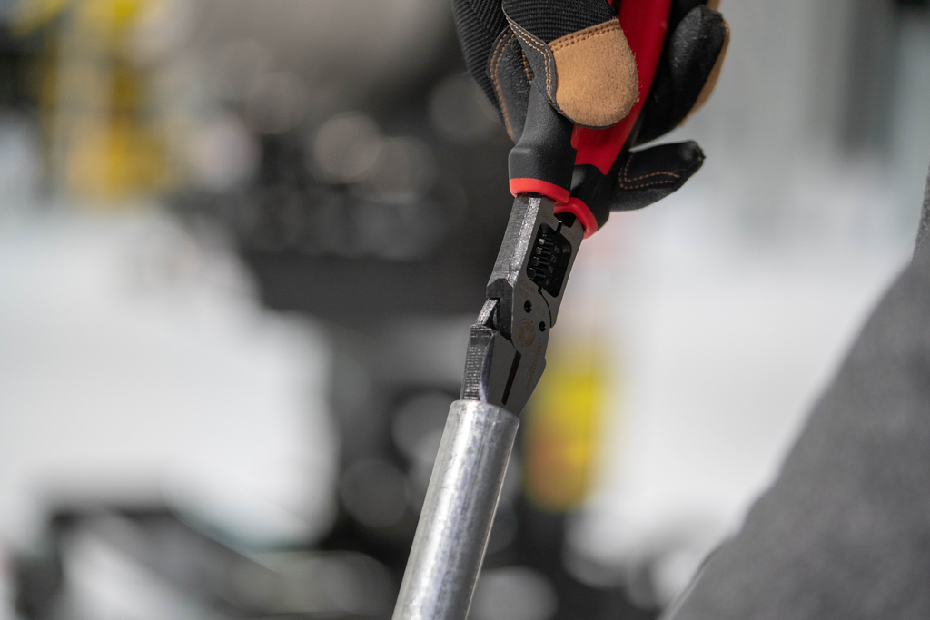 SOUTHWIRE PLIERS, LINESMANS MULTI 8" 6-N-1