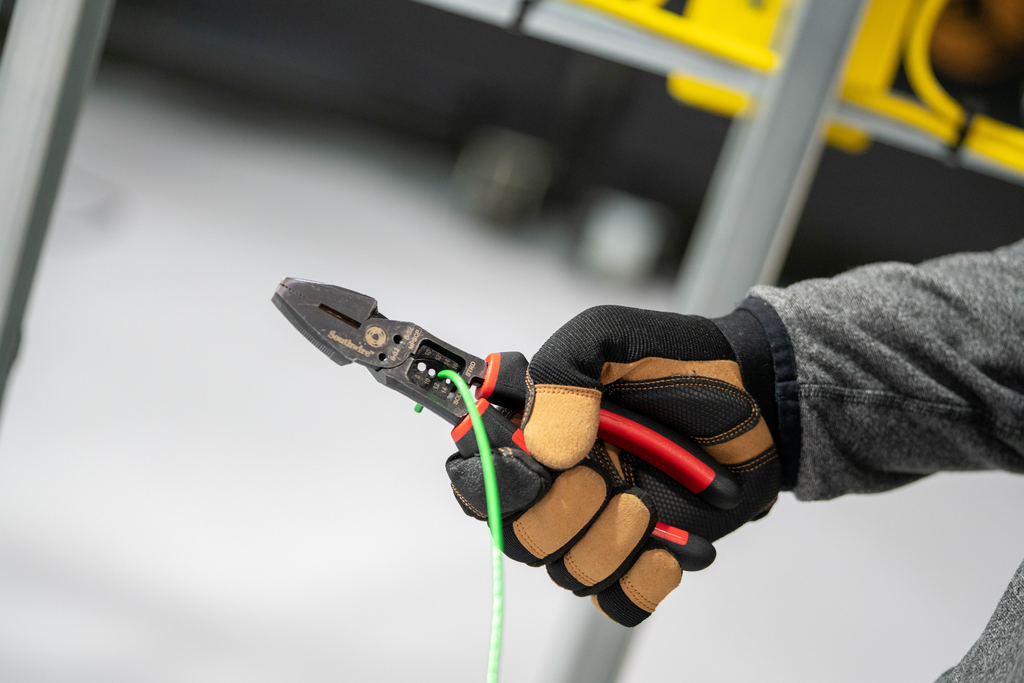 SOUTHWIRE PLIERS, LINESMANS MULTI 8" 6-N-1